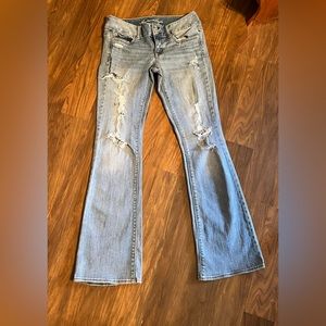 American Eagle Distressed Jeans: Size: 4